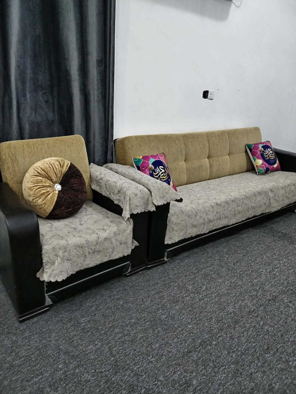 هذني قنفات ثنين كبار وثنين مقعد واحدسعر 100
جربايه 25
قبلوات مكانهن


**إذا كنت صاحب هذا الإعلان وتريد حذفه لأي سبب، رجاءا أرسل رسالة إلى الدعم الفني**