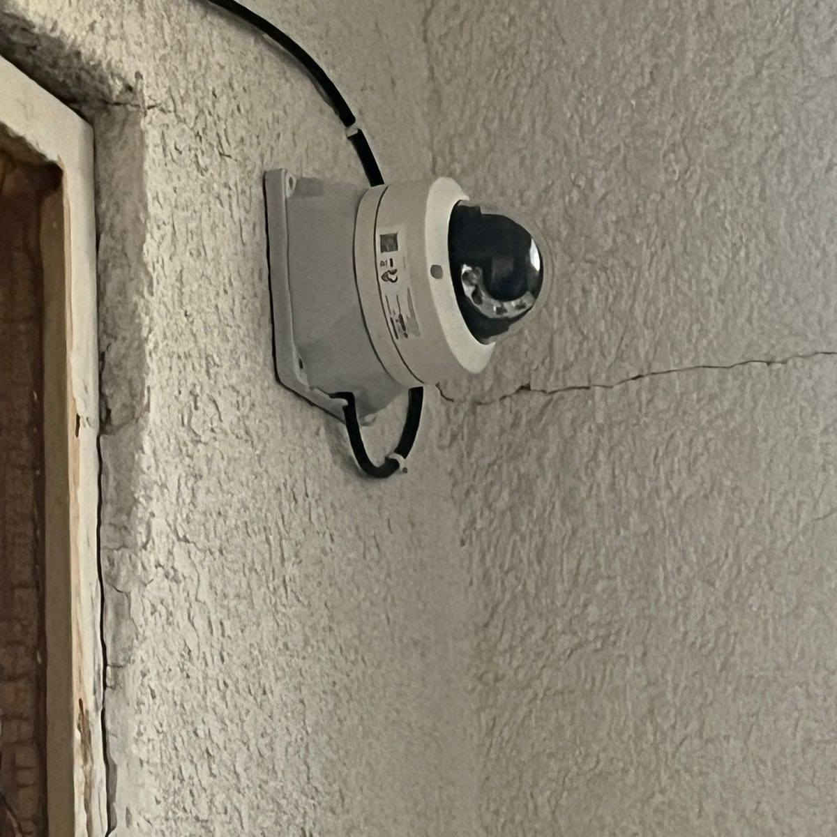 تم الانتهاء من تشغيل مجموعه من الكاميرات 
العدد 40 كاميرا 
في مجمع الاقسام الداخليه في منطقة الروضتين 
تم استخدام كاميرات نوع hikvisen  ip
٢ ميكا 
٤ ميكا
مع كافة متطلبات العمل 
نظرتي للحلول الامنيه المتكاملة 
كربلاء حي البلديه خلف كباب ابو نبيل
الاتصال/***********
