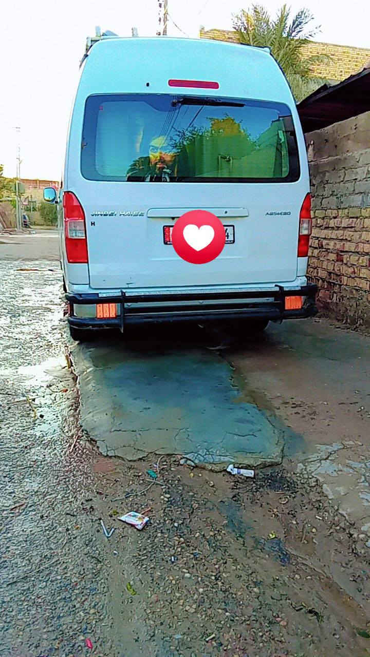 جنبي  H2.2014 سياره ماشيه 130 الف مكينه كير اكسل حداديه مكفوله بيه ضربه مصفره بسمي رقم انكليزي  ميسان   
استفسار ***********.   سعره 135
