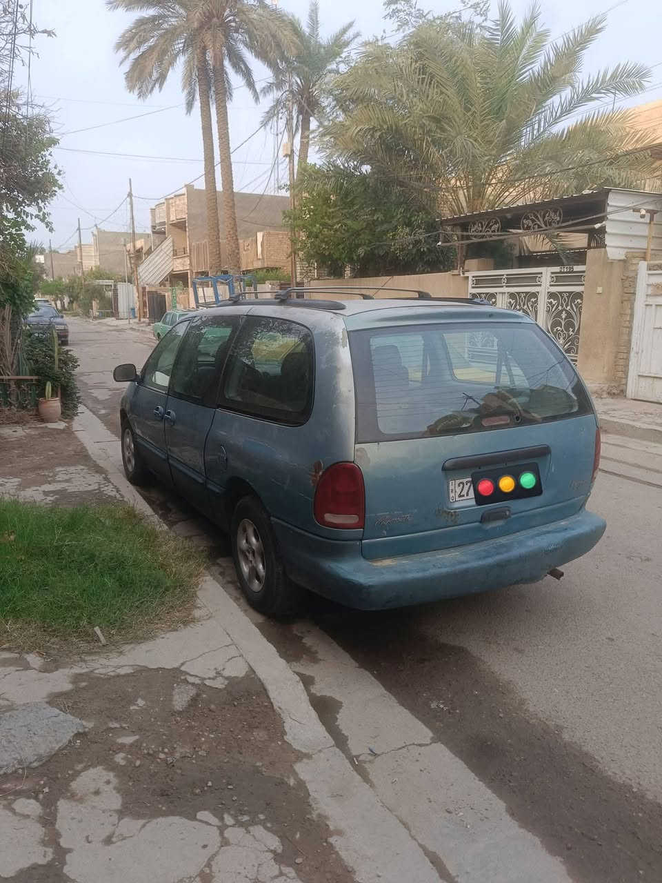 السلام عليكم
دوج كرايسار موديل 99رقم ذي قار انكليزي بسمي هزه جديده 
محرك وكير دوج 3300موديل2007
سياره كير ومحرك خير من الله تبريد نقصه بس بوري يرادله لحيم تبريد 3قطع سياره حلوه وجاهزه بس يرادله ترتيب للغرفه للبيع او مراوس 
السعر 43وبيه مجال 
مكاني بغداد الدوره ***********
