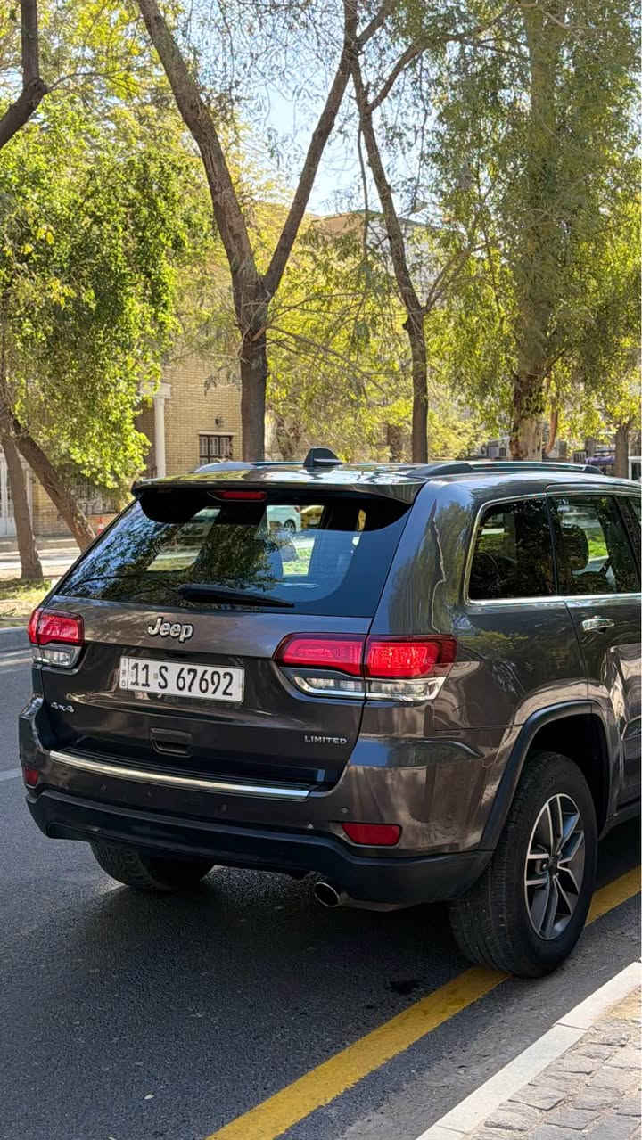 جيب كراند شيروكي 2020
لمتد 
فتحة
فور ويل
شاشة جبيرة
صندوك كهرباء
كشنات تدفئة تبريد
حساس خلفي اوتو ستوب
ميحتاجلهة اي مصرف جاهزه
ممشتغل ولا كلوب بالدشبول
بيهة يم العلامة مال جيب بالبنيد صبغ 
وجاملغ ايمن نصة صبغ اثر شخوط تقريرهة وصور الحادث موجوده بغداد, العراق


**إذا كنت صاحب هذا الإعلان وتريد حذفه لأي سبب، رجاءا أرسل رسالة إلى الدعم الفني**