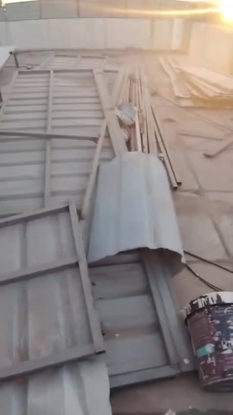 السلام عليكم عندي هاذا الحديد للبيع  نضيف وجديد عنواني بغداد حي الجامعه ***********
