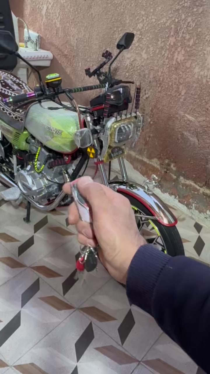 يالله … دراجه سفانه موديل 2025 200cc  اوراق (اسكنر) بصمة تشغيل عن بعد مثل ما موضح بالفديو نكرة سلف نظافتها 100% من ناحية المحرك والكهربائيات شوفت عينك صارلها كم شهر طالعة من الوكيل …العنوان بابل سعرها 900 قفل 🔐 لاتراسلني ع السعر لان تبلع حظر من حيث لاتعلم 😌متواجد فقط ع الواتساب او ع الخط ♥️ ***********
