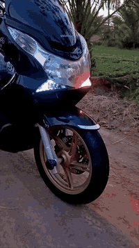 سلام عليكم
دراجه pcx للبيع 
دراجه حاويه صارله 20 يوم تقريبا من نزلت من الحاويه 
دراجه جديده حيل نضيفه كلش 
بل حقيقه احلا لان صور تعبانه بسب جهازي تعبان 
دراجه مكفوله من كلشي.. جديده بمعنى الكلمه 
دراجه مزوده (صالنصه رياضي) 
(وياله جبتهن من دراجه تفصيخ لونهن ذهبي) 
(كفر يده يسره ويمنه كاربون فايبر) 
دراجه ع فحص وين ميعجبك روح افحص 
(مكاتبه مكتوب بيه سعر مليونين) 
دراجه ماشيه 26 بس 
رجائآ لا تكسر بل سعر لان دراجه جديده ❤
اني ابيعلك  1800 
واذا شراي تدلل 
مكاني نجف 
مجمع السلام السكني 
رقمي ***********
