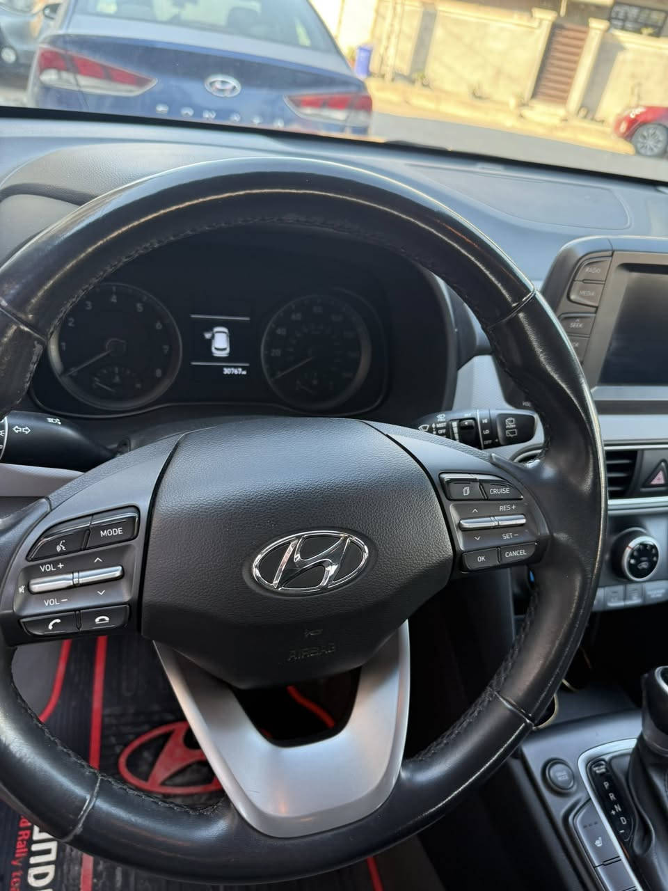 سلام عليكم هونداي كونا ٢٠١٩ 
امربكي حادث بابتين ونفسهن راجعات بدون دواخل ايرباك برده بس بجم كبس 
بارد كد شبر جاملغ خلفي 
مواصفات  ماشيه ٣٠ الف استخدام بيت فقط
تحكم استيرن محرك ٢٠٠٠ دوش
رادار جانبي
تحديد مسار
شاشه اعطال
كشن هيتر
حساسات 
كامره خلفيه اشاير مري
ملاحضه اسبير منازل ارضيات شركه ممستخدمات 
اكرر السياره مال بيت وبرغي واحد ممفتوح بيه مكفوله كير محرك تبريد كشر غير الحادث والبارد 
السعر ١٤٣ ورقه مكاني بغداد 
***********
