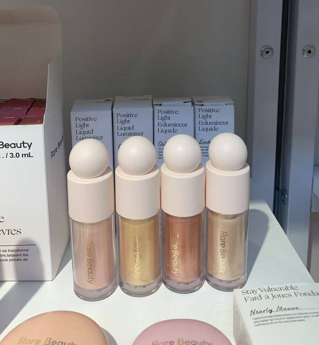 Rare beauty
هايلايتر رير بيوتي الشهير  
بدرجات رائعةولمعة قوية 🌸
هايلايتر رير بيوتي ناعم سائل يشبه بشرة ثانية يعطي لمسة مضيئة ناعمة تدوم طويلًا.
هذه التركيبة مليئة بجزيئات لؤلؤية عاكسة للضوء ومزيج نباتي من اللوتس والغردينيا والزنبق المائي الأبيض، وهي متعددة الأبعاد وتضفي على البشرة توهجًا نديًا في ثوانٍ قليلة. امزجي هذا الهايلايتر السائل خفيف

سعر القطعه 5 الاف


**إذا كنت صاحب هذا الإعلان وتريد حذفه لأي سبب، رجاءا أرسل رسالة إلى الدعم الفني**