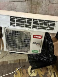 مكيف سبليت • بحالة جيدة • كالجديد