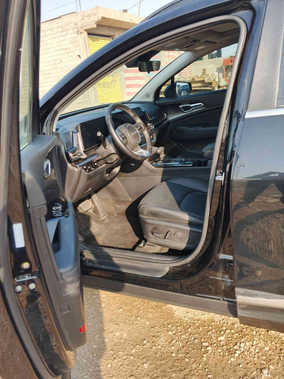 سلام عليكم شبورتج 2025 LX فول موصفات فتحه شحن لاسلكي كشنات تتفا كهربائي صندوك كهربائي رادار إمامي السياره زيرو ماشيه300 كيلو امبدل بيها بنيد ومصبوغ باب خلفي مكفوله من دواخل المكان بغداد رقم الهاتف *********** سعر 190
