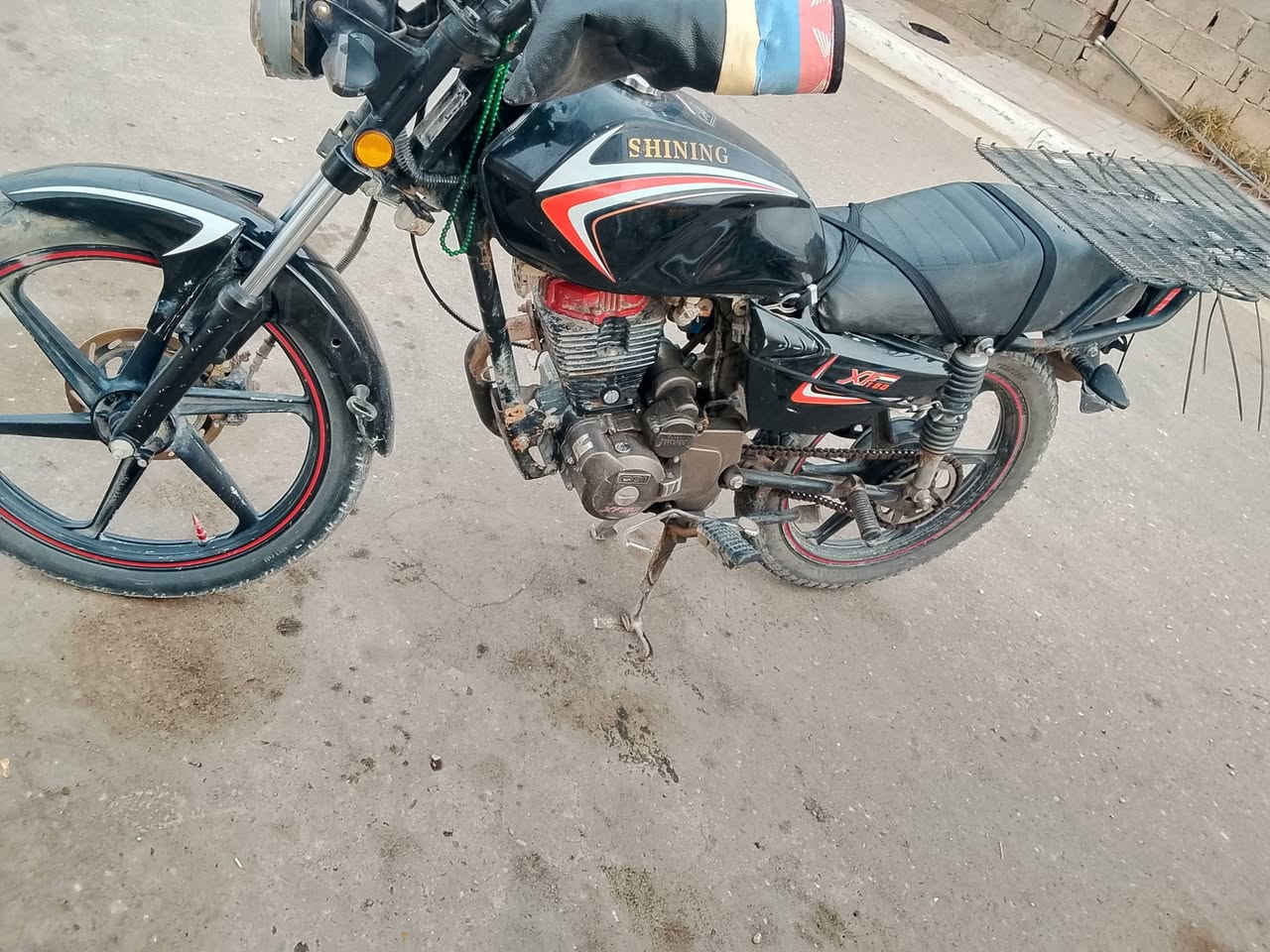 سلام عليكم دراجات للبيع وحده رقم وثانيه اوراق مكاني كربلاء أمن الداخلي شارع طارق  لصفره موديل 2025وسوده موديل 2023 لشراي يتصل بيع مستعجل ***********
