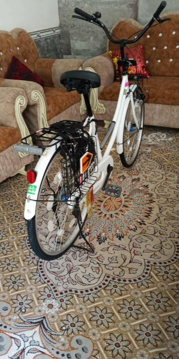 سلام عليكم باسكل بطه حجم 26.مديل.21للبيع نجف حي النداء جديد السعر 145.......***********
