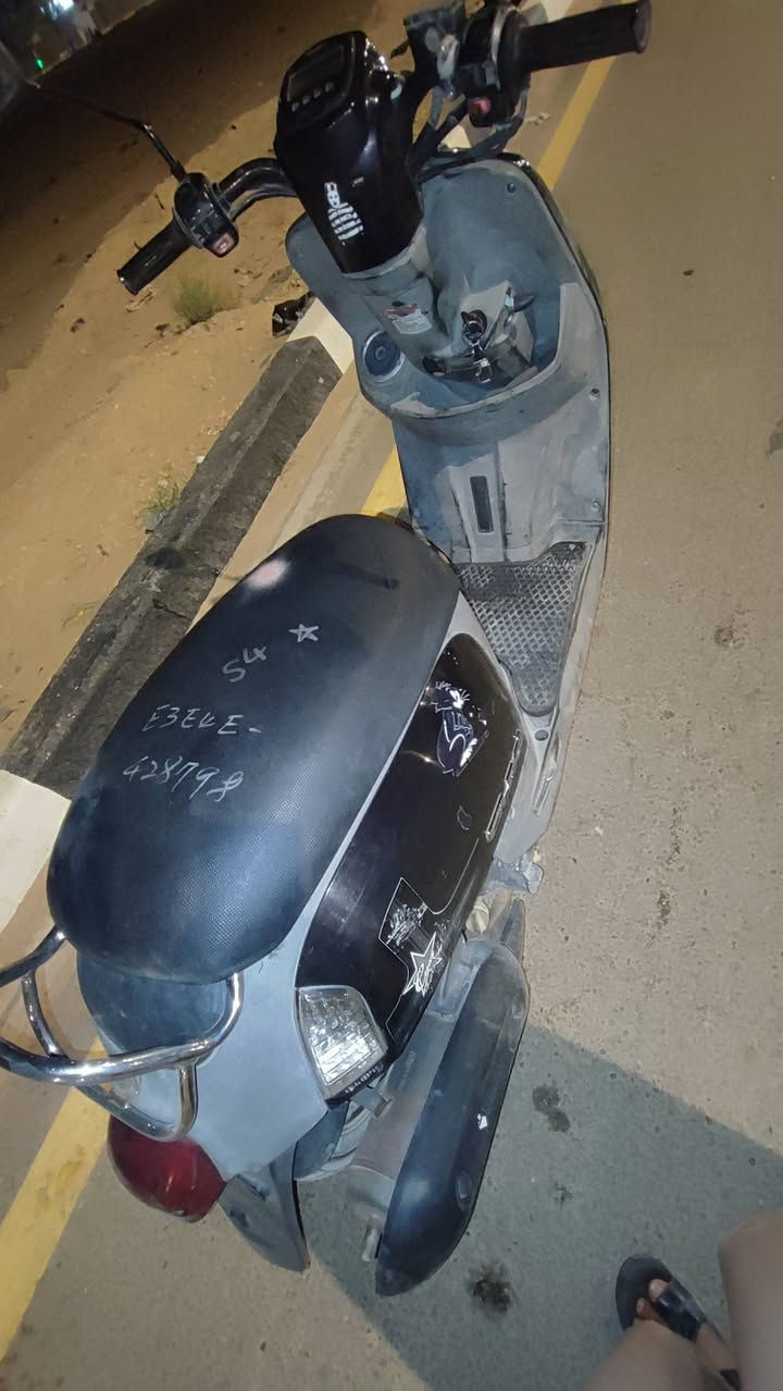 السلام عليكم دراجه بوليسي نوزل نظيفه كفاله عامه كل شيء شغال محرك ما مفتوح دراجه جاهزه من كل شيء كل شيء ما مبدل بيها وضع شركه دراجه حلوه احلى من الصور بعد السعر 650 وبيها مجال مكان كربلاء حي النصر ***********
