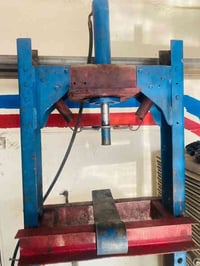 شباب بريس البيع سعر 650 وبي مجال رقم لهاتف 07718196128