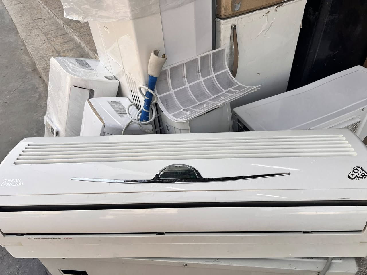 سلام عليكم سبالت جنرال طنين غاز مقفول ومغسول وكامل بواري ٤متر وياه العدد ٢ سبلتين سعر السبلت الواحد ٤٣٠ الف قفل بدون عمله رجاء  افحصلكيا كدامك وتاخذه ضمان ١٠ ايام مكاني الاعظميه ***********
