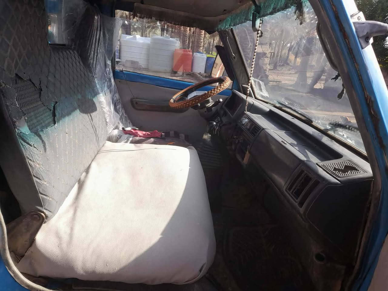 السلام عليكم سيارة بنكو البيع موديل 1995مكفوله من كير شاصي رقم شاصي مكفول مكينة لاتبخير ولاتنقيص تك قماره (7)جنكال تخم تاير قطرة اخياس مابيه كهربائية كله شغاله السيارة حلوه ومال جناي رقم بابل مكان بابل السعر 45 وبيه مجال رجائن لاموشراي لا يكسر بل سعر رقم الهاتف ***********/‏‪***********‬‏اتصل ودلل
