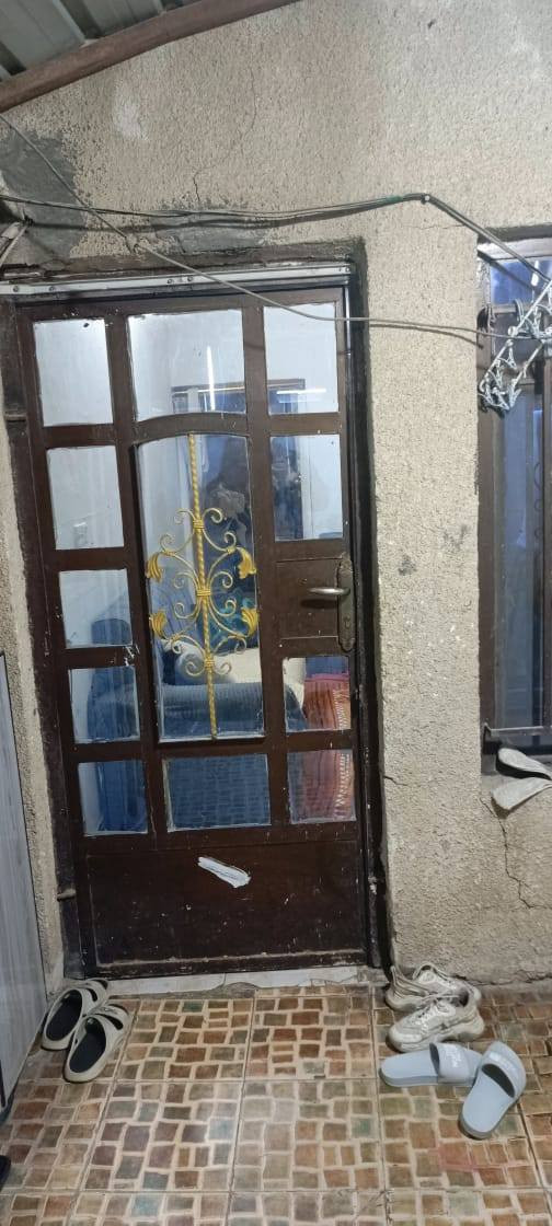 للبيع مشتمل مساحة 80 متر الوجها 4 متر والنزال 20 متر يتكون الطابق الارضي من كراج صالة حولي مطبخ غرفة نوم و منور عدد 2 صحيات والطابق الثاني غرفة نوم صحيات غرفة سندويج
الموقع 
حي الجهاد خلف الشارع العام و معرض البشير2
للاستفسار والسعر  163 مليون 
*********** وتساب 
***********
