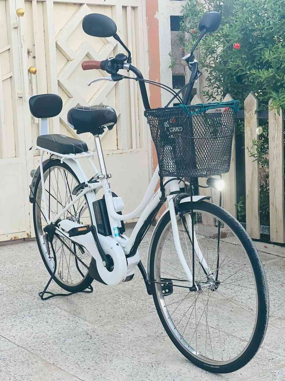 وين جماعة النوادر عمي قطعة تخبل بايسكل هايبرد  ياباني 🇯🇵 ياماها  🚵‍♀️
مساعد بايدر محرك وسطي 
البطارية  ليثيوم ( 8 ) امبير ✅💯 
شاحنة بلادية مع محولة( 110)
كَير شيمانو ( 3 )سرعات 🚀
تاير بريجيستون حجم 26 
قفل خلفي + امامي ستيرن 
البايسكل بحالة جيدة جداً 
اوزان يتحمل وزن ( 120 )
يحتوي على سلة امامية + تجوة سيباية خلفية + زوج مري + جرص بلادي ياباني 
البايسكل مابي اي نقص مكفول من كلشي  💯💯💯
السعر 450  مكاني ابو غريب 👍


**إذا كنت صاحب هذا الإعلان وتريد حذفه لأي سبب، رجاءا أرسل رسالة إلى الدعم الفني**