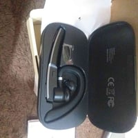 ايربود • سماعات • رجال اعمال