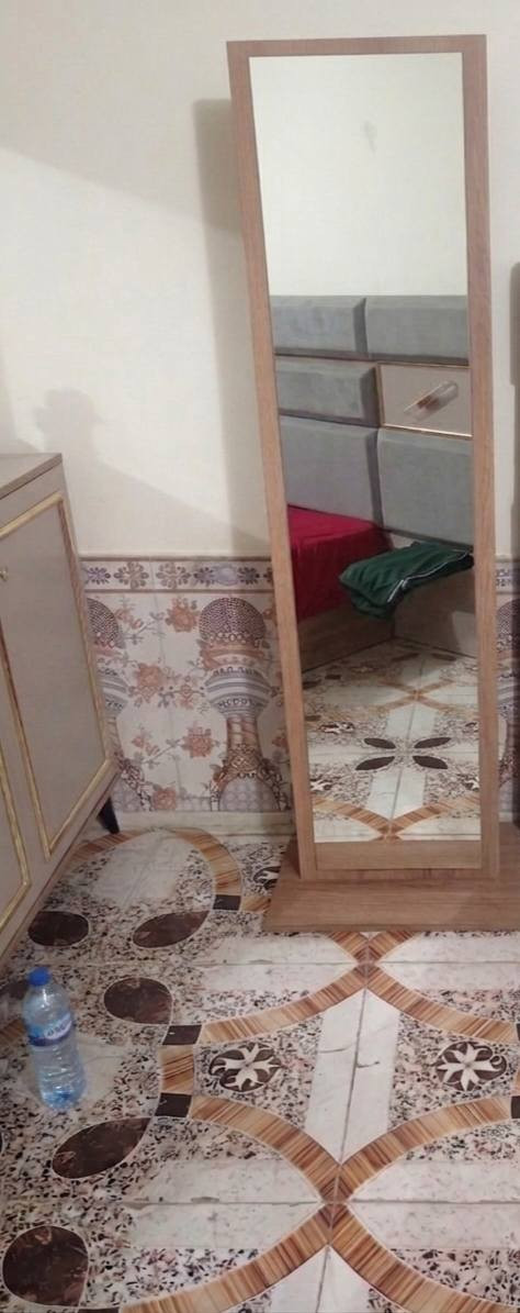 العنوان: غرفة نوم تركية مودرن (نظافة 100%) للبيع في كربلاء
​التفاصيل:
للبيع غرفة نوم تصميم تركي حديث، ألوان هادئة (بيجي ورمادي) مع لمسات ذهبية راقية. الغرفة بحالة ممتازة جداً وكأنها جديدة، وما بيها أي شخط أو نقص.
​مكونات الغرفة: كنتور (6 أبواب) مع مرايا داخلية، سرير مرتب، ميز تواليت كبير، كومدينيات عدد 2، بالإضافة إلى ميز (بوف) إضافي.
​الحالة: نظيفة جداً من الداخل والخارج، واستخدام حشمة.
​الموقع: كربلاء المقدسة.
​السعر: [ خاص ] (بيها مجال بسيط للشراي الطيب).
​للاستفسار أو المعاينة، يرجى المراسلة على الخاص


**إذا كنت صاحب هذا الإعلان وتريد حذفه لأي سبب، رجاءا أرسل رسالة إلى الدعم الفني**