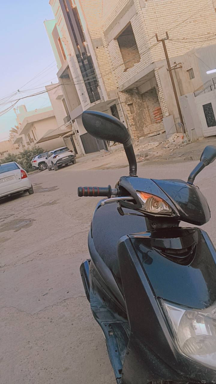 دراجه سكنس نثيه  دراجه  شغاله  مابيه اي شي سلف هندر كهربائياته كامله  سعر ٤٥٠ وبيه مجال عنواني الدلفيه يم جامع النداء. ه‍.  ***********
