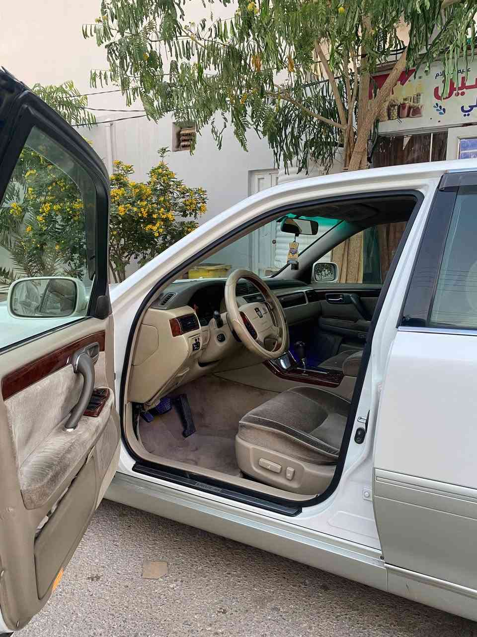 سلام عليكم 
تيوتا كراون مديل ٢٠٠٠ 
شاصي ٧١اصل
 رقم انكليزي بأسمي سنوية ٢٠٣١
السيارة مكفولة من كصه ونقل جثه والضربة
السيارة بلادية من الدعامية لدعامية 
تحوير نجف فوك وجوه 
اصل دگمتين
 دبل شاشة 
ستيرن تحكم كهربائي 
كامرة خلفية 
السيارة منضومة غاز مكينة في في تي اي ٢٥٠٠ فيشة وبطل
 تخم تاير جديد 
حدادية جديدة 
منضومة زنون عالي
ويل كب اثلة 
 كشنات كهربائية
مكاني نجف / كوفه / حي ميسان 
للاستفسار الاتصال على الرقم ‎0781 008 0650
السعر 140 وبيها مجال للطيبين 
ملاحظه اني اخوكم مكلف بالنشر هذا رقم صاحب السياره
