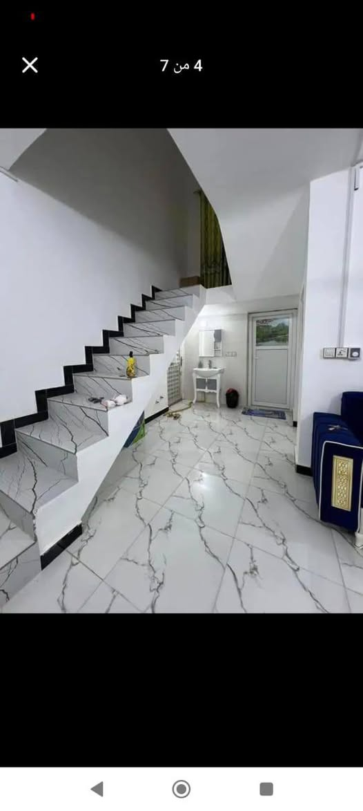 سلام عليكم بيت للبيع حديث بناء2024 مساحه 100 طابو زراعي سند 25
غرفه جبيره وهول ومطبخ صحيات ثنين شرقي غربي وطارمه 
  العنوان كريطعه قرب سيطره بيت الوزير فرع مخبز ابو ياسر السعر70وبي مجال
للاستفسار الاتصال***********
***********
