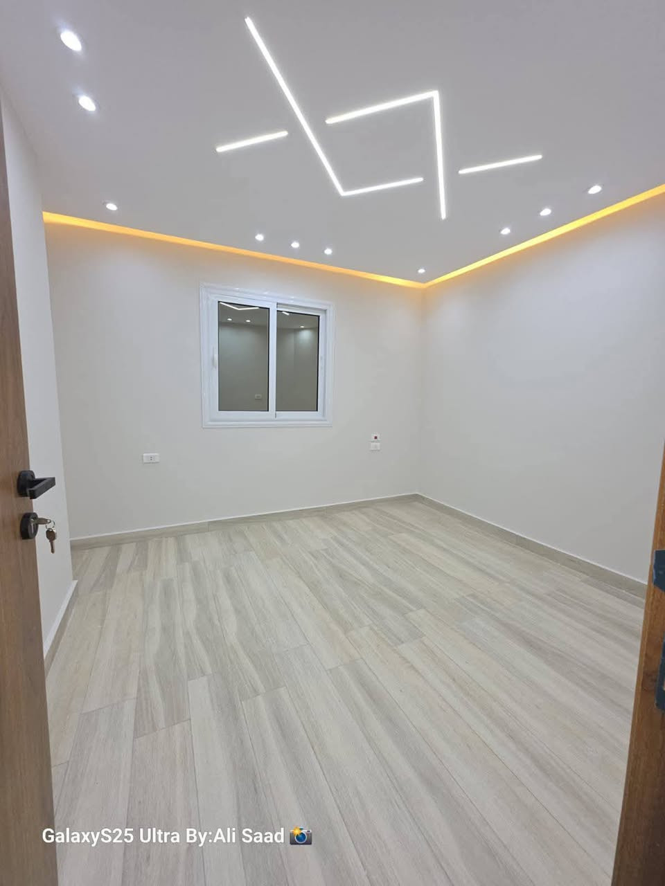 السلام عليكم✋ اعمالنا
من اجمل الديكورات ♦️💢
والأصباغ  الداخلي 🎪⛩️
  يليق في بيتك 🏠
انواع 
لجمس بورد 🏘
اصباغ جوتن🎨🖼️
البلاستيكي🎨🛑
البنتلايت بأنواعه🎨🌀
وسقوف فلين 🌃
ولوحات زجاجيه 🌌
والسحبات⚱️
وجميع الديكورات💠🎑 
كادر  متخصص⛑️🥋للتواصل بالخاص او الاتصال على 
رقم الهاتف واتساب/***********
باسعار تنافسيه
