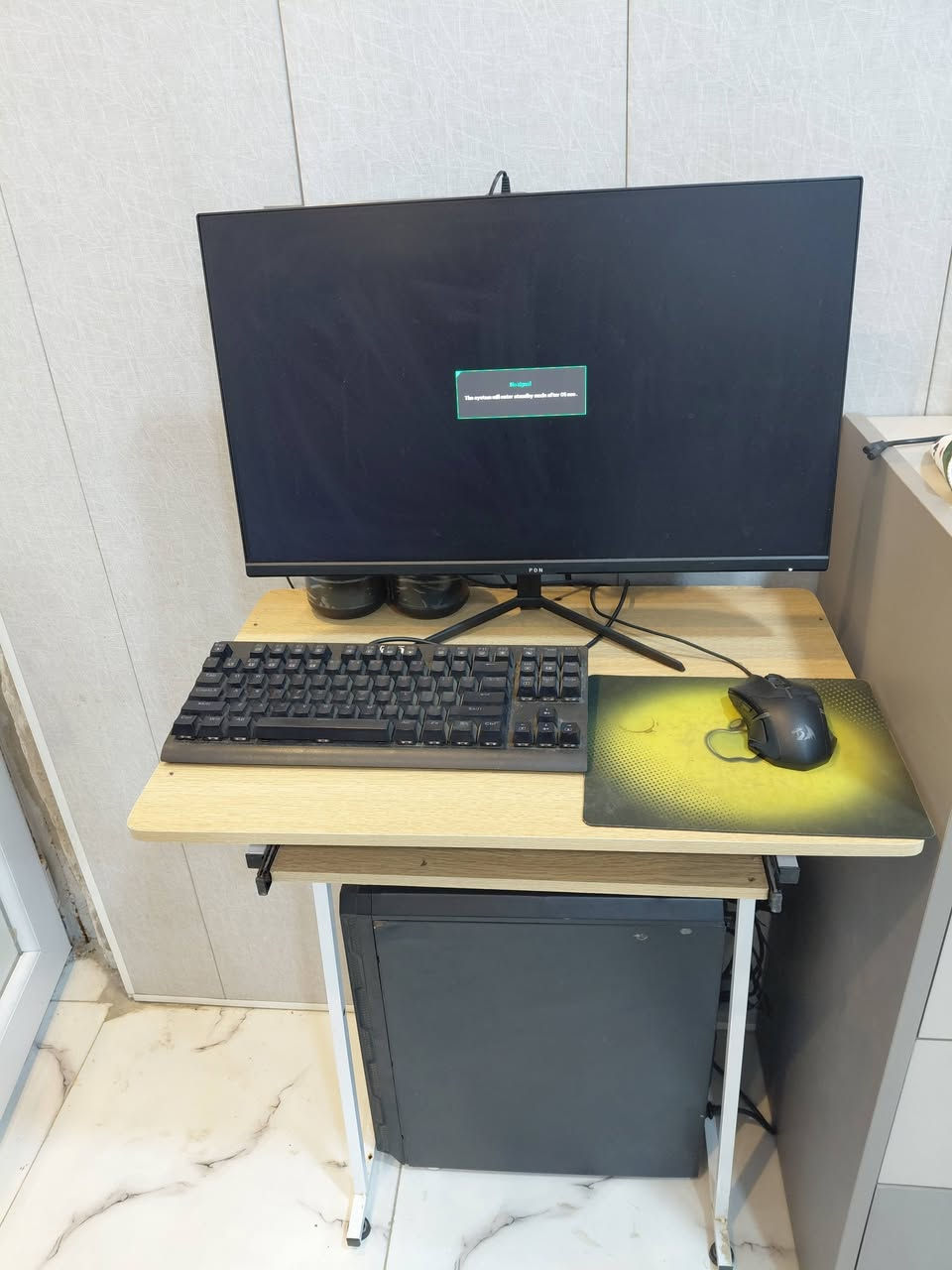السلام عليكم
 كيس بدون كارت  بس بي كارت داخلي
كوراي ٧ جيل ١٠
رام ١٦ .٣٢٠٠ ارجي بي
هارد ssd 256
بور سبلاي ٧٠٠ ارجي بي
كيس جامه مكسوره
مع كيبورد وماوس  دراكون وشاشه حجم ٢٤. ..١٨٠ هيترز مع ميز حاسبه
رايده ب٥٥٠ محمل عليه  pes2018 
مكاني بغداد بياع ***********
