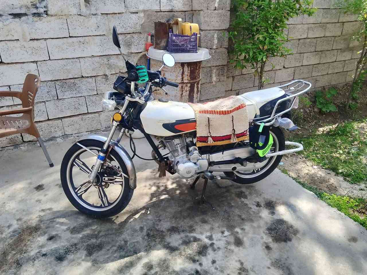 سلام عليكم دراجه سيفان 20 مكينه مامفتوحه بس بيها دخانه يرادلها بستم فقط دراجه تخبل بيها نواقص بصيطه فقط باتري وصفاحيات لباقي كله جديد سعر375وبيها مجال حك لجيه يراهم مراوس مكاني ديالى كنعان شراي خاص ودالل


**إذا كنت صاحب هذا الإعلان وتريد حذفه لأي سبب، رجاءا أرسل رسالة إلى الدعم الفني**