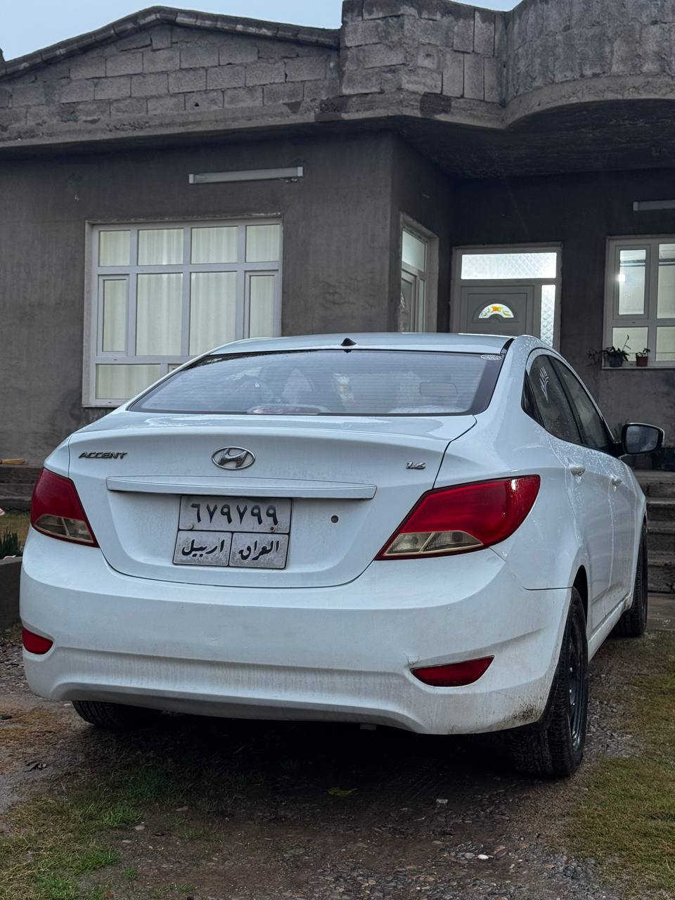 بەناوی خوای گەورە و مهرەبان 

هوندا ئەکسێنت 2014 سەیارەکی زۆر جوان و پاک
سەیارەکە زۆر جوان و خاوێن ماوەتەوە 
تەنها دوو پارچەی بویاغە بونیت و چەمەلغ بێ ناو گرتن 
هەموو گیانی بە شەرت گێر و مەکینە و دار و بەرد بە شەرت 
چوار تایە و ویلی تازەی لە سەرە 
فول فول مواسەفاتە سلایدە 
ناوەکەی زۆر خاوێن ماوەتەوە تەنها سوکانی یەک توز کال بووتەوە 
سەیارەکە بەس ماشاء الله دەوێ هیچ مەسروفی نیە 
سعر 106 وەرەقە و مەجالێکی برایانە 
شوێنمان خەبات 
رەقەم تەلەفون 
***********
                                                                *********** أربيل, العراق
