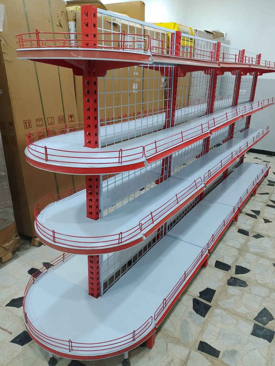 سفينه وصطيه ورفوف جداري وسلات جبس جديد وسلات كرزات وميز كاشير للبيع الشراي يتصل العنوان بغداد واكو توصيل ***********
