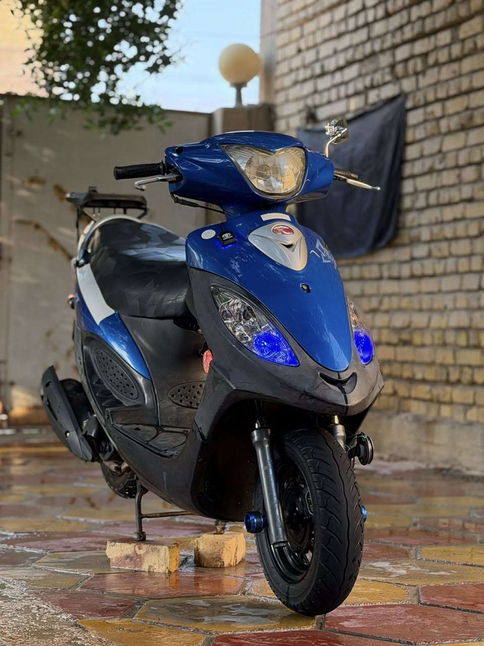 السلام عليكم دراجه V2 للبيع مكينه 150 شلعه ومعدل تريد غراض تريد بدون غراض  مكاني قضاء الشطرة ***********
