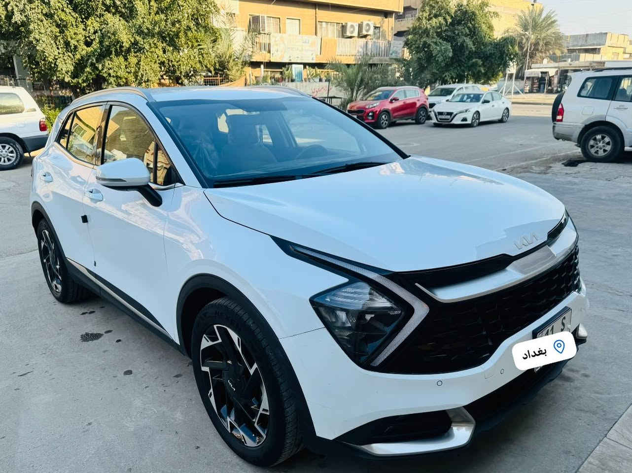 السلام عليكم سبورتج موديل ٢٠٢٤ رقم بغداد باسمي تحويل مباشر مواصفات كراسي كهرباء تدفئه كراسي وستيرن تبريد قطعتين تشغيل عن بعد ماشيه 39 الف جديده على وضع الشركه مكفوله من  صبغ وضربه  فقط بارد بسيط بخشم جاملغ مكان سياره بغداد سعر 225 بيه مجال رقم ***********
