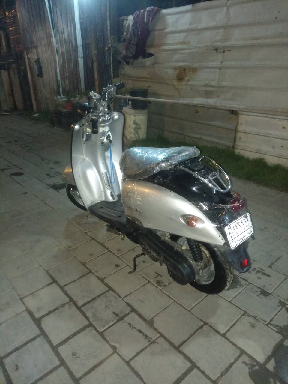 كلاسك فحل نقص باتري فقط السعر ٢٧٥ وبيها مجال السكن البنوك الاتصال ***********
