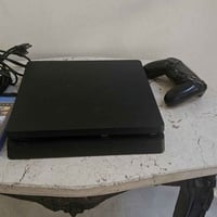 بلي 4 سلم مشترى من بريطانية اونلاين  نظيف جدا بدون اي فتح مسبق 500gb ي...