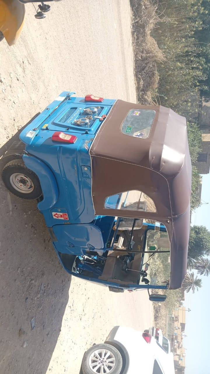 تك تك للبيع موديل 2022 رقم انكليزي بيه طخه يم البك لايت وطخه بل لغد صغيره والباقي كفاله السعر 8700 وبيه مجال مكان قضاء النصر ***********
