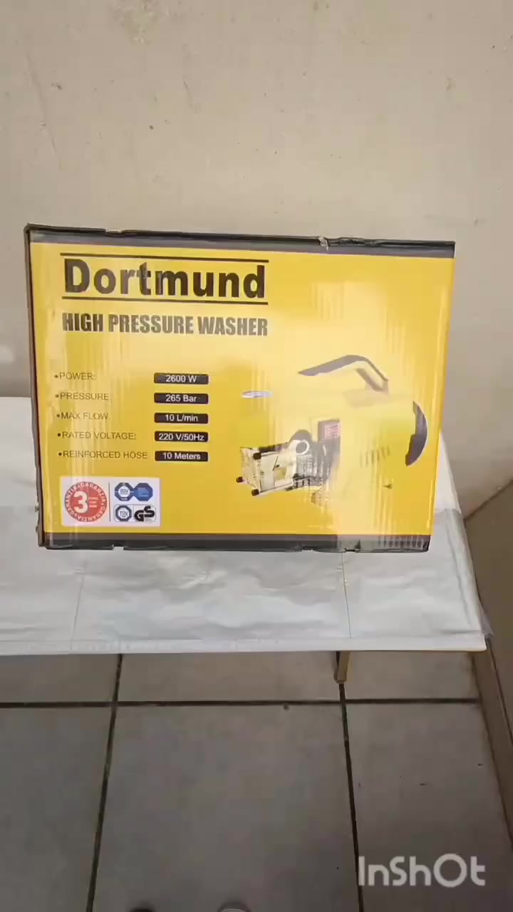 غسلة البيت والسيارة صارت أسهل مع وحش التنظيف! 🚗💦
​لأصحاب السيارات والبيوت، إذا كنت تدور على فارة غسل (Car Washer) حقيقية مو مجرد لعبة، جبنالك العملاقة بقدرة 2600 واط وضغط مرعب يصل لـ 265 بار.
​ليش هذه الفارة هي الاختيار الأول للمحترفين؟
✅ ماطور مو فحمات: يعني كرف وعمر طويل وما تحمى بسرعة (Inversion Motor).
✅ ضد الماء 100%: اشتغل وأنت مرتاح بكل الظروف الجوية.
✅ أداء جبار: تضخ 10 لتر بالدقيقة، يعني تنظيف عميق للسجاد، الواجهات، والسيارات بلمح البصر.
​🎁 الملحقات الكاملة (ما تحتاج تشتري شي):
​صوندة كتان (سيم مسلح) طول 10 متر ضد القطع والالتواء.
​مسدس غسل احترافي.
​بطل الرغوة (الرغوة الثلجية).
​زبانة عدد 2 للتحكم بشكل رش الماء.
​💰 السعر التنافسي: 55 ألف دينار فقط! 🔥🔥
​للحجز والاستفسار:
يرجى مراسلة الخاص 📩 أو التواصل عبر الواتساب مباشرة على الرقم:
📞 ***********
​#فارة_غسل #تنظيف_السيارات #أجهزة_منزلية #معدات_صناعية #مجمع_كلشي_وكلاشي
