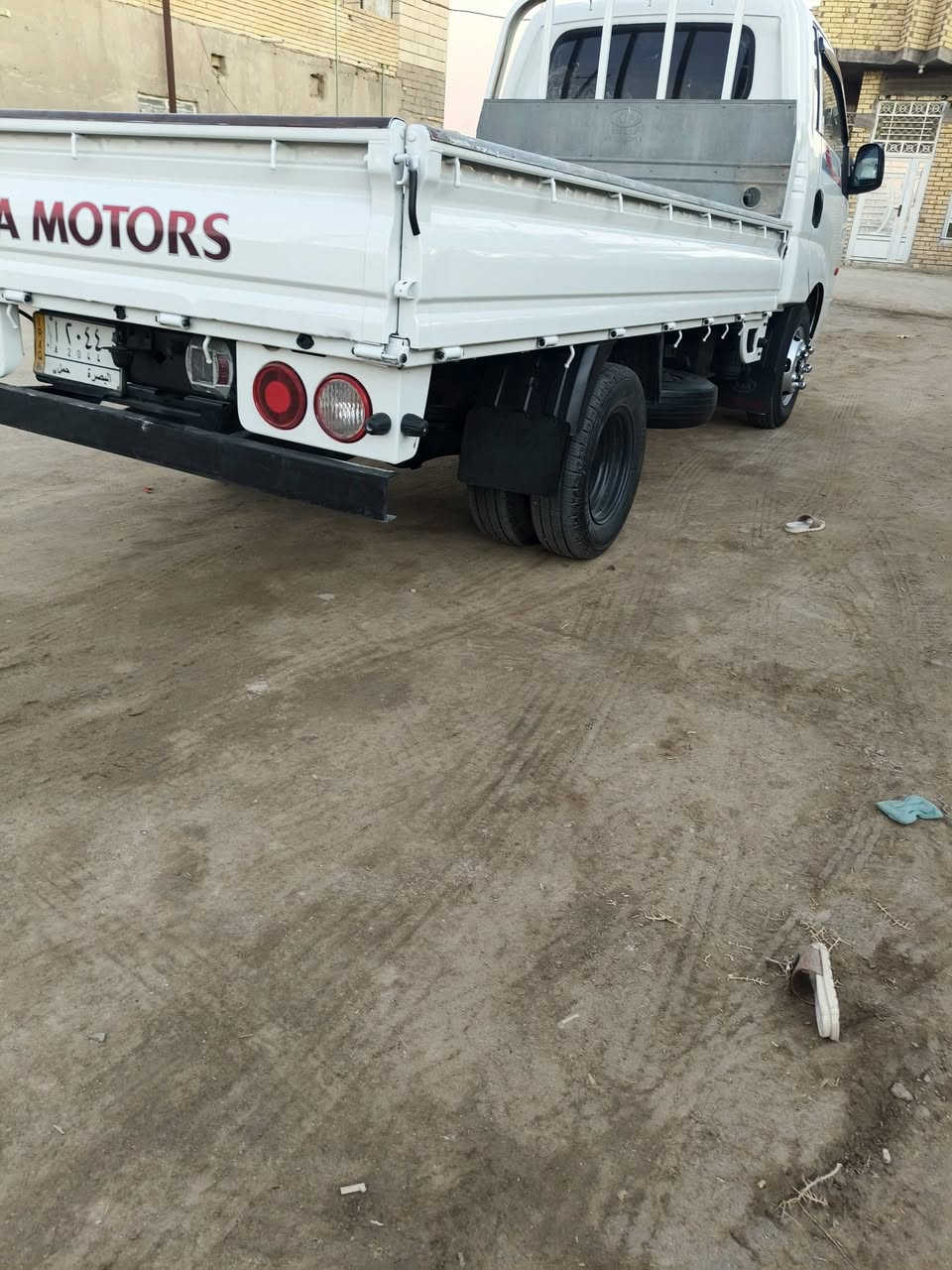 سلام عليكم فحل مديل 2012 سياره جديده مكفولة كفاله عامه من الضربه وتبديل سياره جديده مال جناي مكينه وكير وشاصي ورقم وحداد وتخم تاير كله جديد مكينه سبلاين شرط  سنويه مشروع وطني لل27 محور 14 سياره كامله من كلشي مال جناي سعر 115 وبيه مجال  ***********
