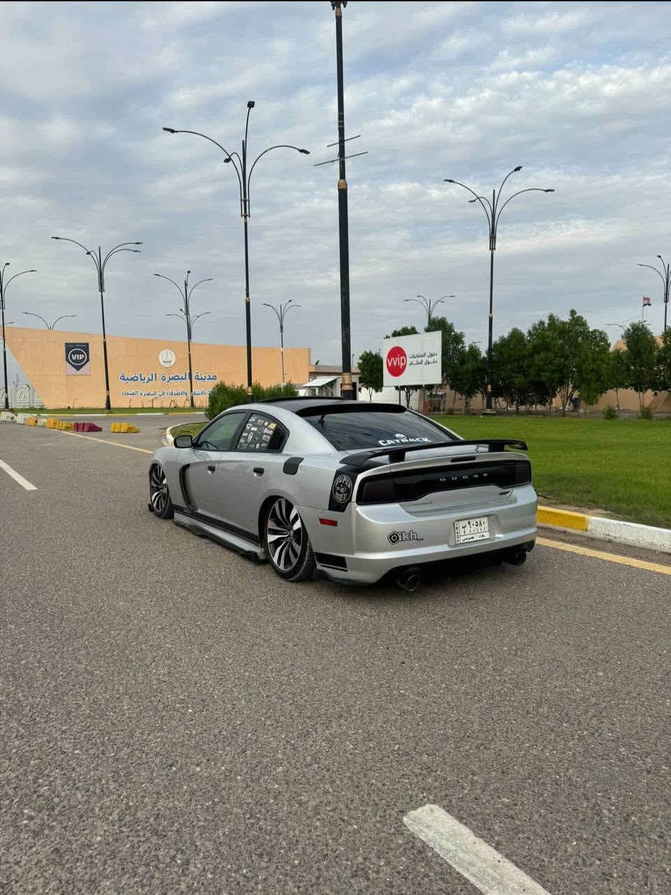 جارجر R/T خليجي وكاله العرصات
فول مواصفات السياره 
مديل 2012 رقم بغداد مشروع وطني(شرط التحويل ) 
الصبغ الي بالسياره خشم الجاملغ(قطعه وحده) والسياره كلها ليبل واحد يعني بدون تبديل ولا قطعه 
وبيها تفاصيل بسيطه بعد
وسياره عليها اهواي سوالف وصرف
١ جوبلس كات باك 1500$
٢ كزوز SRT كامل 600$
٣ شوته K/N  300$
٤ كاج كان 100$
٥ تفريغ + برمجه 200$
٦  دواخل كاربون فايبر + ستيرن كاربون فايبر 500$
٧ عيون شيطان متغير 200
٨ منظومه نار بالكزوز 300$
٩ اناره داخليه دشبول بيبان + دشبول كنتارا 300$
٩ واهم شي عليها مكينه جديده مال مديل 19 قويه ومكفوله مكلفتني اكثر من ٢٠ ورقه
١٠ حداده اماميه + خلفيه كامله على اخر حبايه + تخم تايرات جديد كلهن توني مبدلهن يعني أدامه كامله 
١١ ولف حماوه ريسنك+ بلكات ريسنك ٣٠٠$
وباقي سوالف بسيطه من لحايه وغيرها واضحه بالصور
والسياره كامله مكمله مايحتاج تصرف عليها ربع دينار حتى جوبلسات توني مبدلهن جدد + بعدهن داخل الضمان . 
دهن كله اصلي وقبل كم يوم بدلته والبانزين ما شامه غير المحسن والسوبر
والسياره قبل اسبوع طلعتها من المركز بوليش وحمام
سعر ١٧٣ وبي مجال
تفاصيل على رقم فقط
*********** البصرة, العراق
