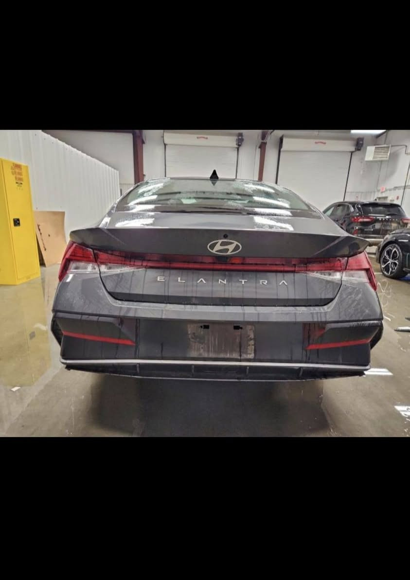 🚨 تنويه مهم
هذه السيارة معروضة بالمزاد الأمريكي 🇺🇸
والمزايدة والشراء تتم عن طريق مزاد دبي لمزاد السيارات الامريكي 🇮🇶
───────────────
📅 تاريخ المزاد: 
الاثنين :12/1/2026
💰 السعر: يتحدد في المزاد 
 2025 HYUNDAI ElANTRA SEL

🛠️ المحرك 2.0L/4
───────────────
📍 نظام تتبع مباشر: تشوف سيارتك لحظة بلحظة
🚛 تخليص كامل عن طريق الشركة بضمان.   
ملاحظه جدآ مهمه شركتنا وفرت إلى زبائنا الكرام أن يكون دفع المبلغ بشكل دفعات لحين وصول السياره الى ميناء ام قصر 
───────────────
📞 للتواصل:
📲***********
📱 ***********
📍 موقع البصره تقاطع المشراك مقابل مستشفى المواساة
