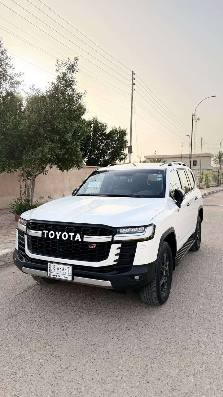 لاندكروز 2022 خليجي كفاله عامه ضربه صبغ تبديل بارد ع وضع الشركه فول مواصفات الاخير ساز السياره GR اعلى مواصفات بلاندكروز مغلفه نانو توين توربو رقم بغداد مميز بسمي السياره ع وضع الشركه ماشيه قليل 
محرك كير شرط الكفاله السعر 655 وبيهه مجال بسيط 
بيع او مراوس حسب القناعه *********** عنوان السياره بصره
