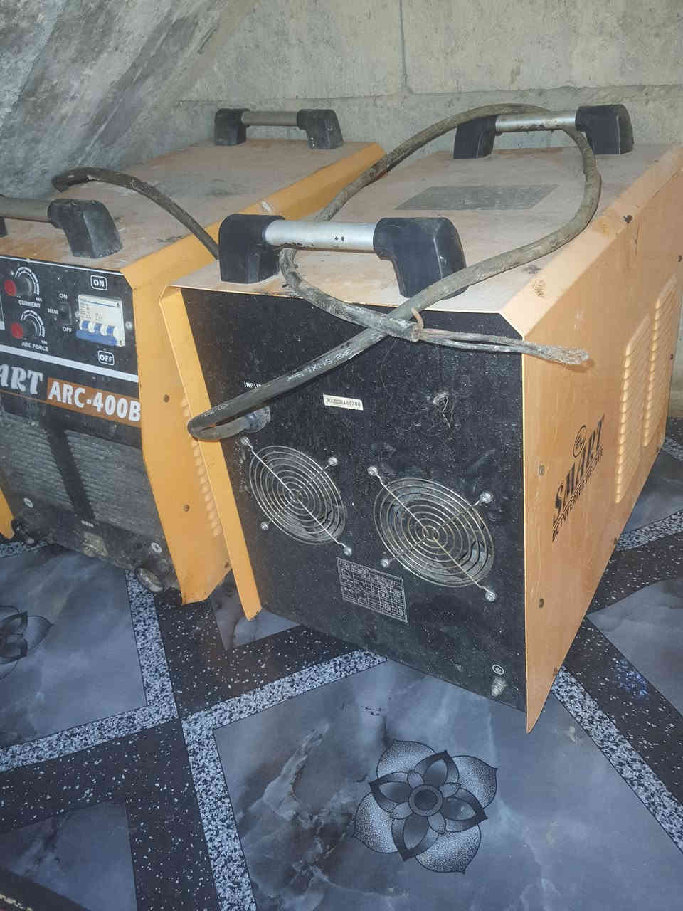 البيع مكاين الحيم عدد ثنين ثريفيز شرط الشغل بغداد *********** ياسر 
*********** محمد
