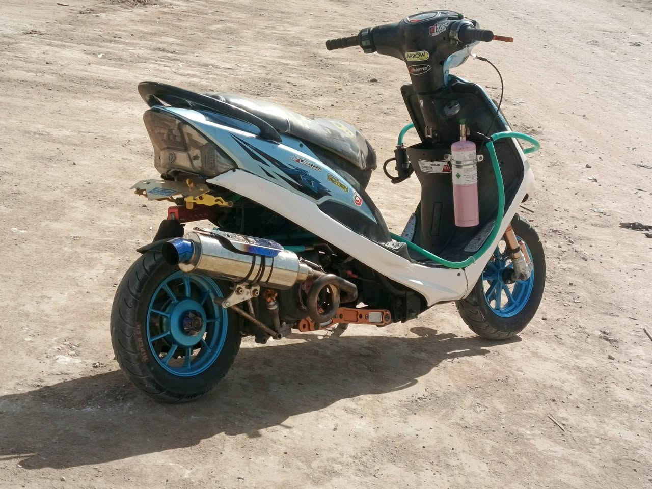 وينه اليدور مميز ورخيص ✨
ماكس عدله للبيع بوشه 55 بلادي شرررط
شلعه ومعدل فول 😜 مزوعه تزويد 😂 
تفاصيل ....🫴
‏وياله تزويد 🛞
‏صالنصه حلزوني تزويد🚀
‏منضومه تبريد + غاز🛟
‏يدات بريك تزويد🛼
‏يدات بانزين تزويد🛵
‏جاروب دبل خلفي تزويد🚧
‏دبلات امامي تزويد🎠
‏تايرات زوج جلاتين.🛼
‏عقل 3 نمر فصلات + سبورت + عادي🛹
‏شيال محرك راجع شبرين رياضي🏍
‏تطواله دبل خلفي 8 نمر تزويد 🚏
‏كابريته بلادي 140 🛺
‏عدسه زنون تزويد🚗
‏لد خلفي رماش + نشره.🚨
‏كلجات امامي خلفي توبو رياضي بلادي😷
‏عداد اكتروني سرعه 199💀
‏جاملغ طين خلفي كاربون طياري🚀
‏جاملغ طين مال راجع تزويد 🙂
‏باتري حجم 9 امبير🎠
‏سلف 55 رياضي  شغال ☢
‏كويل نار رياضي طويل ⬆️
‏هورن سيدان فيشه حمره♿
‏كشن لايلون ثخين   🔃
‏فج بريك امامي تزويد☯
‏صينيه فج امامي مشيفيه تزويد ☸
قاعده رقم تزويد 🙂
تعلاكه تزويد 🚀 
لحيه + ترايش لون ابيض 🫆، 
‏قطره دهن تزويد🔄
‏كب صمونه تاير خلفي 7 الوان تزويد📛
‏قبق فلاوين تزويد✨


**إذا كنت صاحب هذا الإعلان وتريد حذفه لأي سبب، رجاءا أرسل رسالة إلى الدعم الفني**