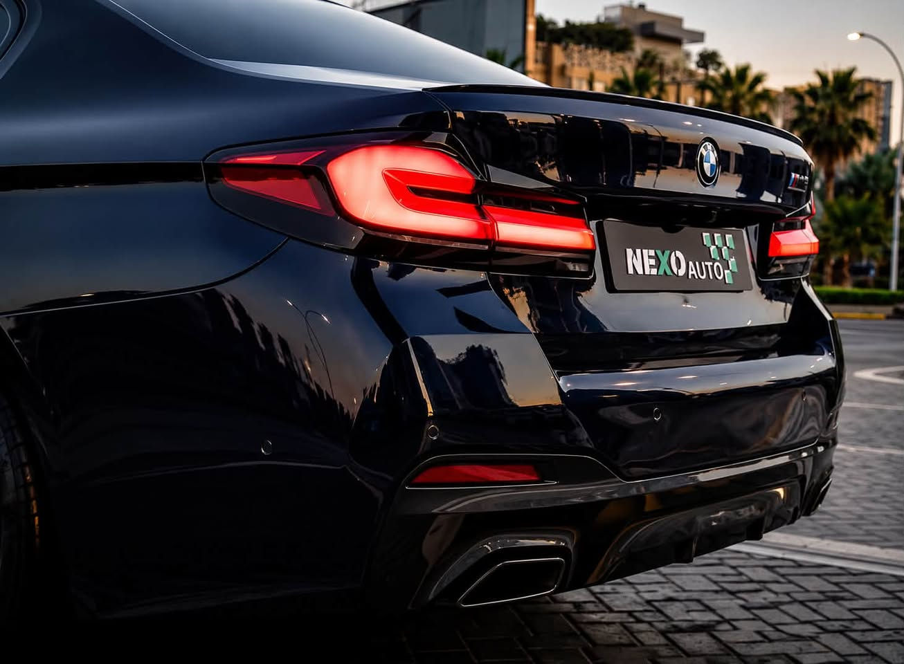 BMW 540i M Sport

مۆدیل: 2022
ڕۆیشتن: 73,000 مایل
کلین تایتڵ – بێ بۆیاغ
کامل PPF کراوە

BMW 540i M Sport یەکێکە لە باشترین سێدانە لوکس و وەرزشییەکانی BMW، کە هاوسەنگی نێوان هێز، ئارامی و تەکنەلۆژی پێشکەش دەکات.

مواصفات:

* ناوی سپی چەرمی (Premium Leather Interior)
* سانڕۆفی سلاید
* سیستەمی ساوند Harman Kardon
* دەرگای شفت Soft Close
* کامێرای پاشەوە
* ڕاداری گەورە (Driving Assistance)
* کوشنی پێشەوە گەرم و سارد
* سوکانی گەرم
* سیستەمی تەبرید (کۆنتڕۆڵی گەرمی و ساردی) بۆ سەرنشینانی دواوە
* تایەکانی دواوە لەگەڵ سوکان دەسوڕێن (Integral Active Steering)
* M Sport Package

* زۆرینەی مواصفات و تەکنەلۆژییەکانی BMW

ئەم ئۆتۆمبێلە بە دۆخێکی زۆر پاک و پارێزراوە، گونجاوە بۆ ئەوانەی بەدوای لوکس، ئەدا و ئاسایشی یەکجار بەرزن.

⸻

بالعربية

BMW 540i M Sport

موديل: 2022
الممشى: 73,000 ميل
كلين تايتل – بدون صبغ
السيارة محمية بالكامل بطبقة PPF

تُعد BMW 540i M Sport من أفضل سيارات السيدان الفاخرة التي تجمع بين الأداء الرياضي، الراحة، والتقنيات الحديثة، مع مستوى عالٍ من الجودة والفخامة.

المواصفات:

* مقصورة داخلية جلد أبيض فاخر
* فتحة سقف بانورامية منزلقة (Sunroof)
* نظام صوتي Harman Kardon
* أبواب  شفت Soft Close
* كاميرا خلفية
* رادار ومساعدات قيادة متقدمة
* مقاعد أمامية تبريد وتدفئة
* مقود مدفأ
* نظام تحكم بالمناخ للمقاعد الخلفية
* نظام توجيه للعجلات الخلفية (Rear Wheel Steering)
* حزمة M Sport الأصلية
* مزودة بالعديد من المواصفات والتجهيزات الفاخرة الأخرى

السيارة بحالة ممتازة جداً، نظيفة ومعتنى بها، وتناسب الباحثين عن سيارة تجمع بين الفخامة، الأداء، والتكنولوجيا المتطورة

للمعلومات و سعر/ 
***********

Location/ 
BALEN CARS
https://maps.app.goo.gl/prz5bVL7eHQKwQHu9?g_st=ic

NEXO AUTO
Buy • Sell • Advertise
Premium Car Marketplace

#BMW #bmw540i #bmwmotorsport #LuxuryCars #Erbil #BMWIraq #sulaimanyah #iraq #baghdad #basrah #najaf #karbala #duhok #kurdistan #middleeast #germany
