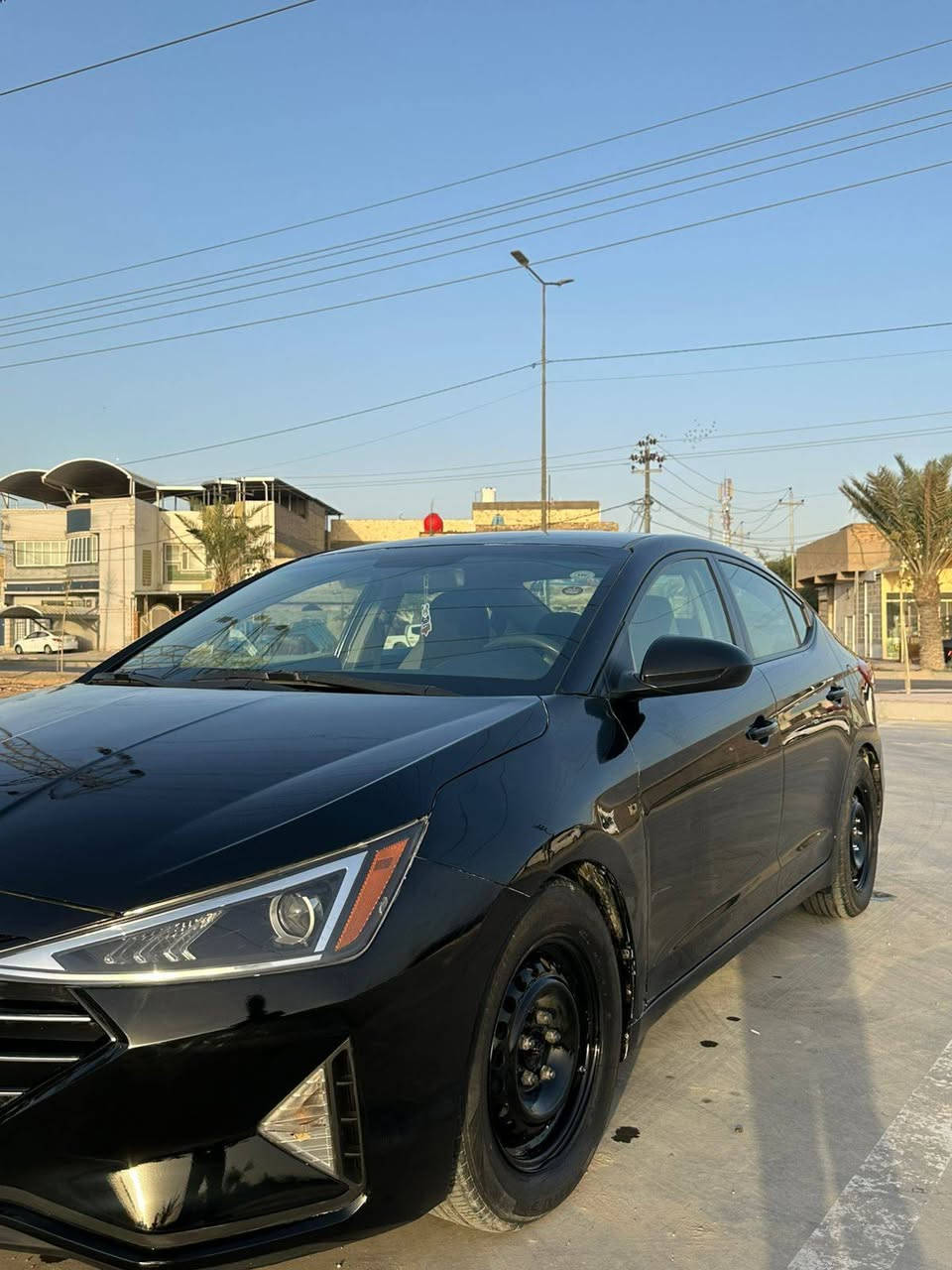 النترا ٢٠١٩ رقم نجف انكليزي بأسمي 
حادثها جاملغ امامي جهة السايق وشوية من البنيد بدون دواخل مصبوغات وباب الورة عكس السايق كلير 
محرك كير تبريد مكفولات
ادامة كاملة للسيارة ما عايزة برغي 
السعر 118 
رقم الهاتف ***********
