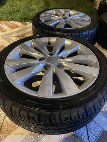 ويل سيراتو حجم ١٧ للبيع 
السعر ٢٥٠ مكاني نجف 
***********
