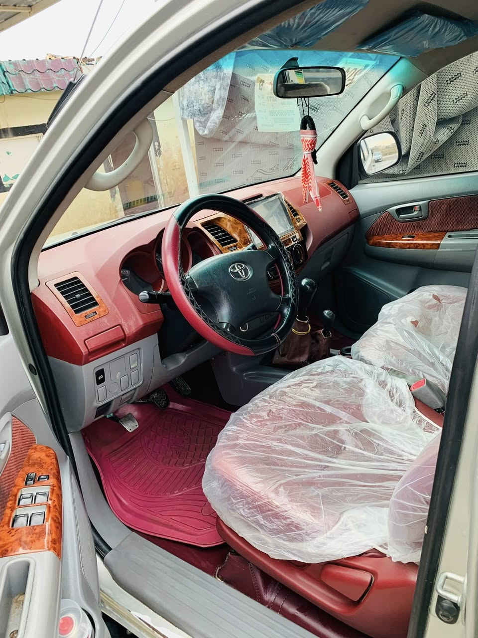 السلام عليكم 
بيكم عذاري فور ويل موديل 2006 للبيع سعودي 
رقم سليمانيه الشرعي موجود يمي سنويه مانافذه 
كلين مكفول من الصبغ شاصي 19 
محرك كير اكسن شاصي كلها شرط 
تبريد تدفئه شغال كهربائيات كلها شغاله 
تواير صدر كلها جدد 
السعر ( 140 ) وبيها مجال 
مكان السياره / صلاح الدين الشرقاط 
للاستفسار اتصل وتدلل / ***********
