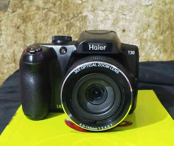 كاميرا هاير 30-DC كاميرا مناسبة بسعر 175 الف
النوع كاميرا دیجتال دقة الكاميرا : 18 ميغا بكسل تقريب العدسة : 36 قياس حساس الصورة: 2.31 انج حجم العدسة : 4-144 ملم فلاش داخلي يوجد نوع البطارية بطارية ليثيوم (120) 

المميزات كاميرا عالية الدقة 1080P Full HD بصمة التاريخ ، إزالة العين الحمراء تصوير فیلم قصير:

______________
ملاحظه مع جميع الاغراض 
شاحنة +كيبل شحن+حزام+عدسة الغطاء+بطارية 

معلومات المنتج E80 :- 

النوع: كاميرا رقمية
التكبير البصري: 23x
البكسلات الفعالة: 500 مليون بكسل
البعد البؤري: 4-92 ملم
نوع البطارية: بطارية ليثيوم (CB-170, 1700mAh)
اللون: أسود
------------------------------- 
سعر 175 الف

*********** الاتصال والاستفسار
