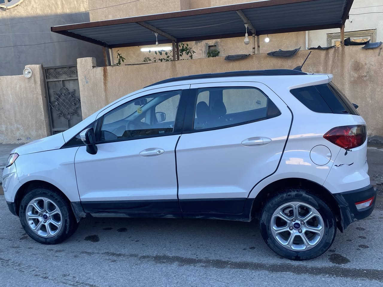 السلام عليكم .. 
للبيع فورد ايكو سبورت se موديل ٢٠٢١ 
٤ سلندر محرك حجم ٢٠٠٠ 
المواصفات : 
حساس خلفي وجانبي وكاميرا خلفية 
شاشة تدعم الكار بلي والاندرويد اوتو 
Auto hold 
قفل وفتح الباب لمس
تحكم ستيرن 
دفع رباعي 
تدفئة كشنات 
لدات على قفل الابواب الامامية وبالاسفل 
الحادث كما موضح في الصورة الجاملغ الامامي اليمين والايرباك طاك وراجع شركة.
ماشية ٧٢ الف 
السعر : ١٢٤$ وبيها مجال
رقم اربيل السنوية بأسمي


**إذا كنت صاحب هذا الإعلان وتريد حذفه لأي سبب، رجاءا أرسل رسالة إلى الدعم الفني**