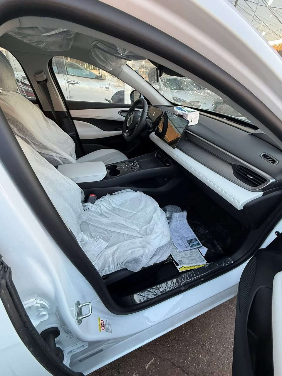 كن بلاص ٢٥ زيرو ماشيه ع كد الترقيم يعني مرقمه بغداد  كامله باسمي فول مواصفات الداخل لونين ابيض واسود غراضها كامله وياها مكفوله من كلشي 

مكاني بغداد السيديه سعر ١٣٣ وبيها مجال ***********
