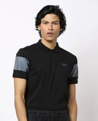 تيشرت قطن • ماركة ليفايز • قياس M